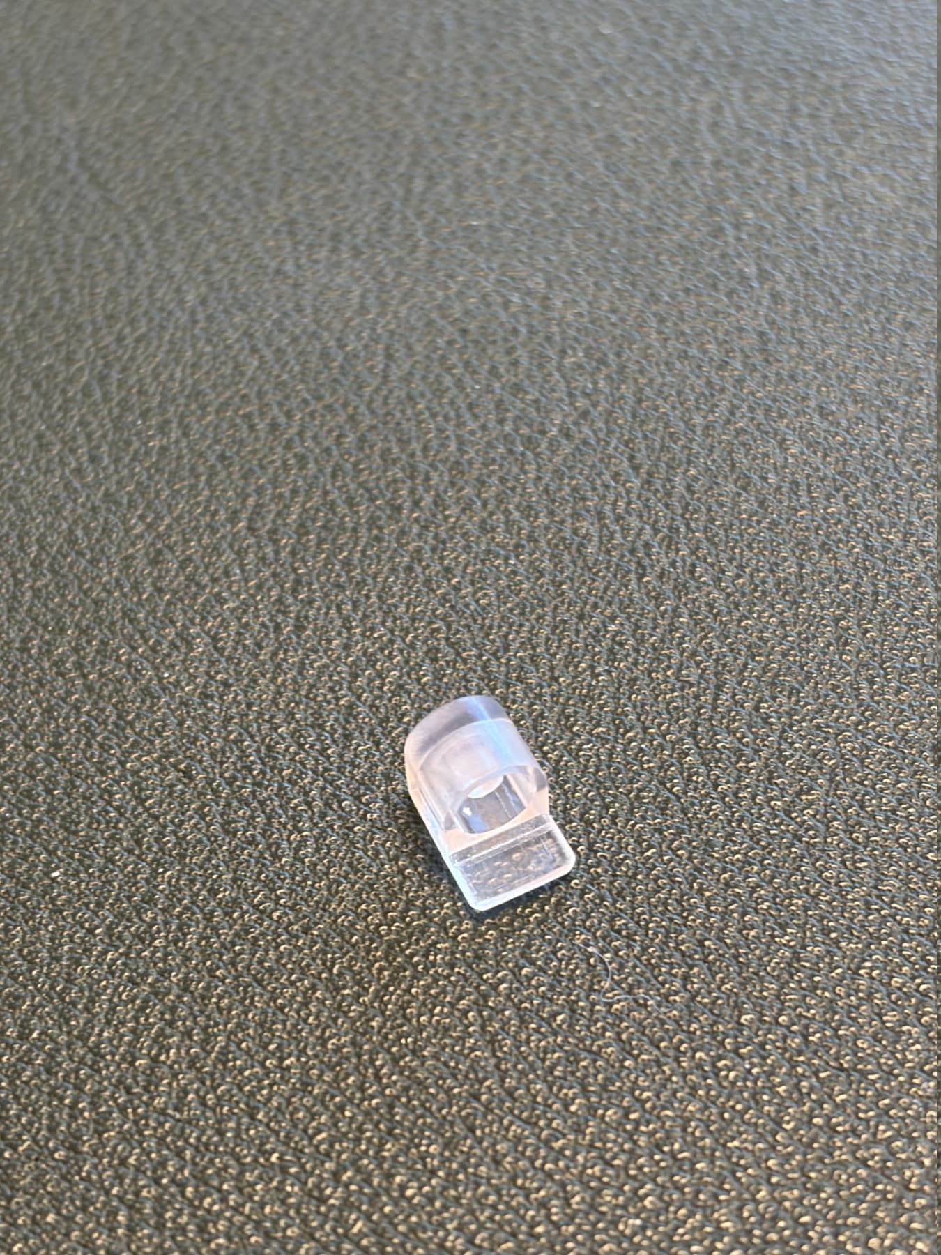 Micro-pièce technique injectée, échelle millimétrique