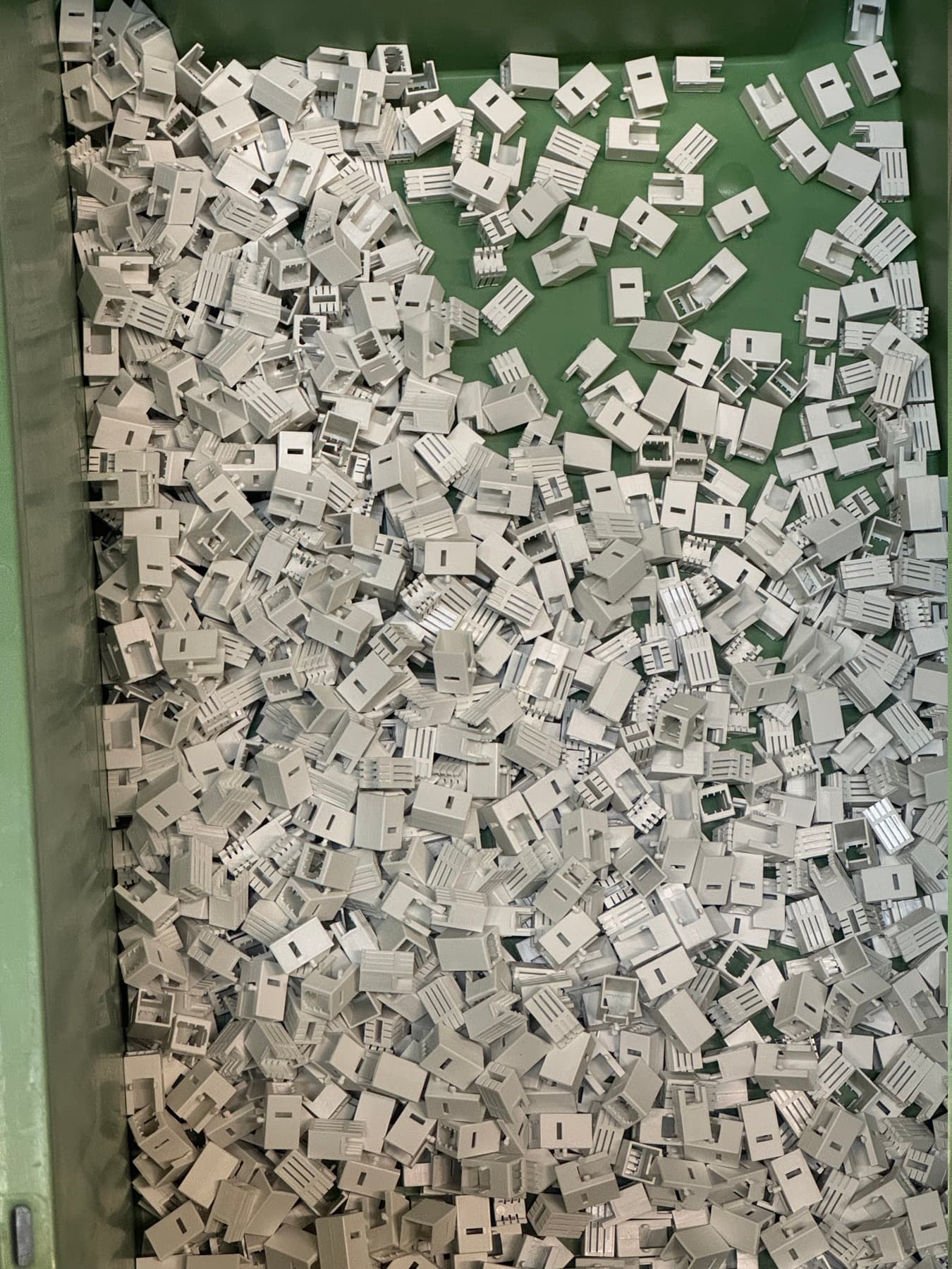 Pièces techniques blanches en vrac